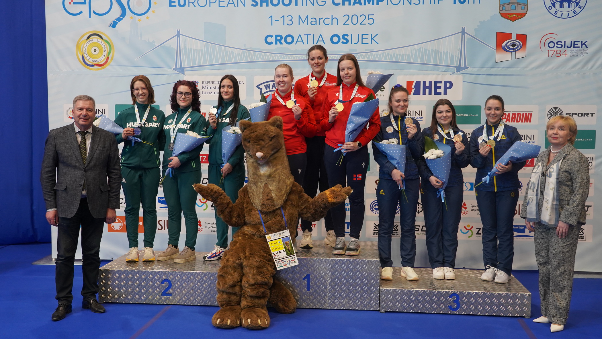 Ezüstérmes a női puskacsapat a 10m-es sportlövő Eb-n