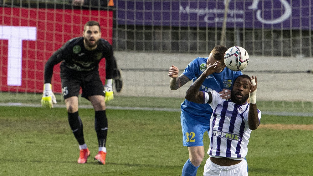 Büntetőkkel jutott elődöntőbe az Újpest