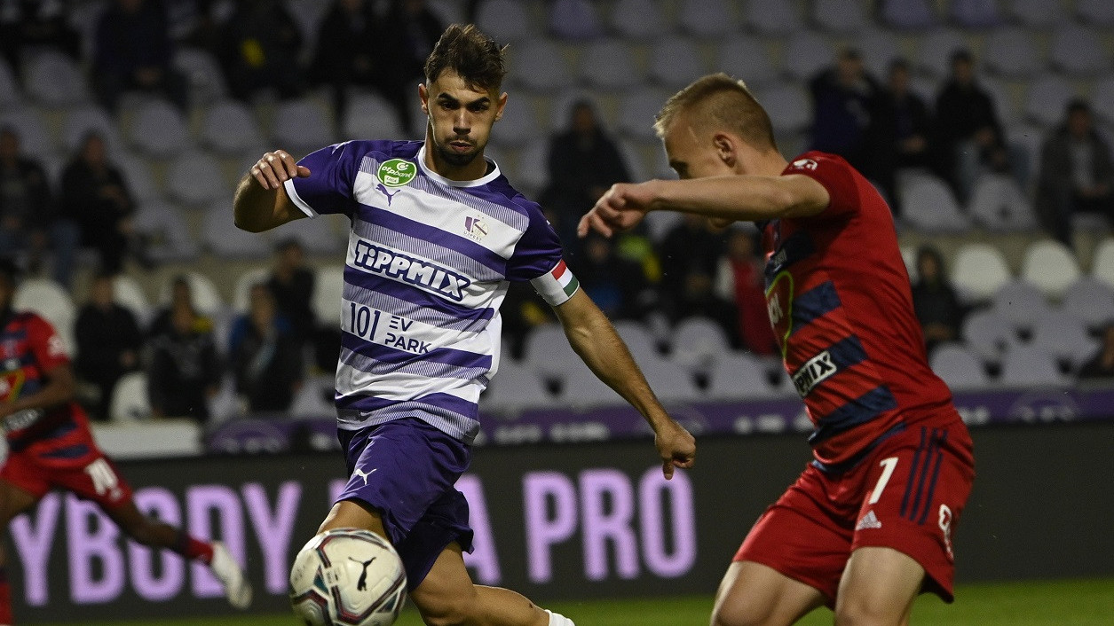 Tíz emberrel győzött az Újpest a Fehérvár ellen